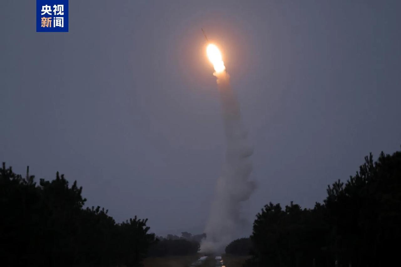 美国航母来了，核潜艇来了，核武器也要来。朝鲜紧急公布普京来电


据央视新闻客户