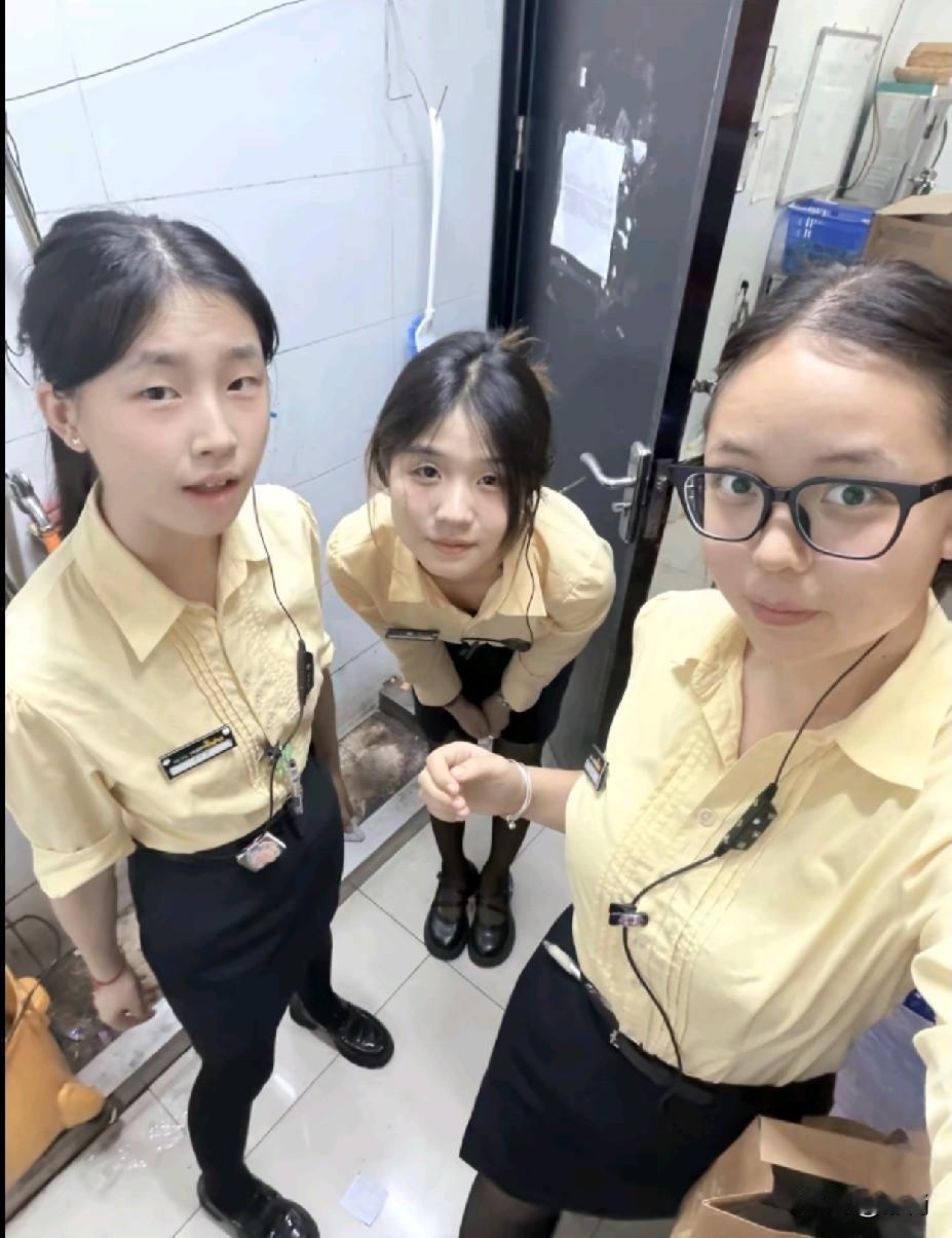 不懂就问，这是什么门店[黑脸]