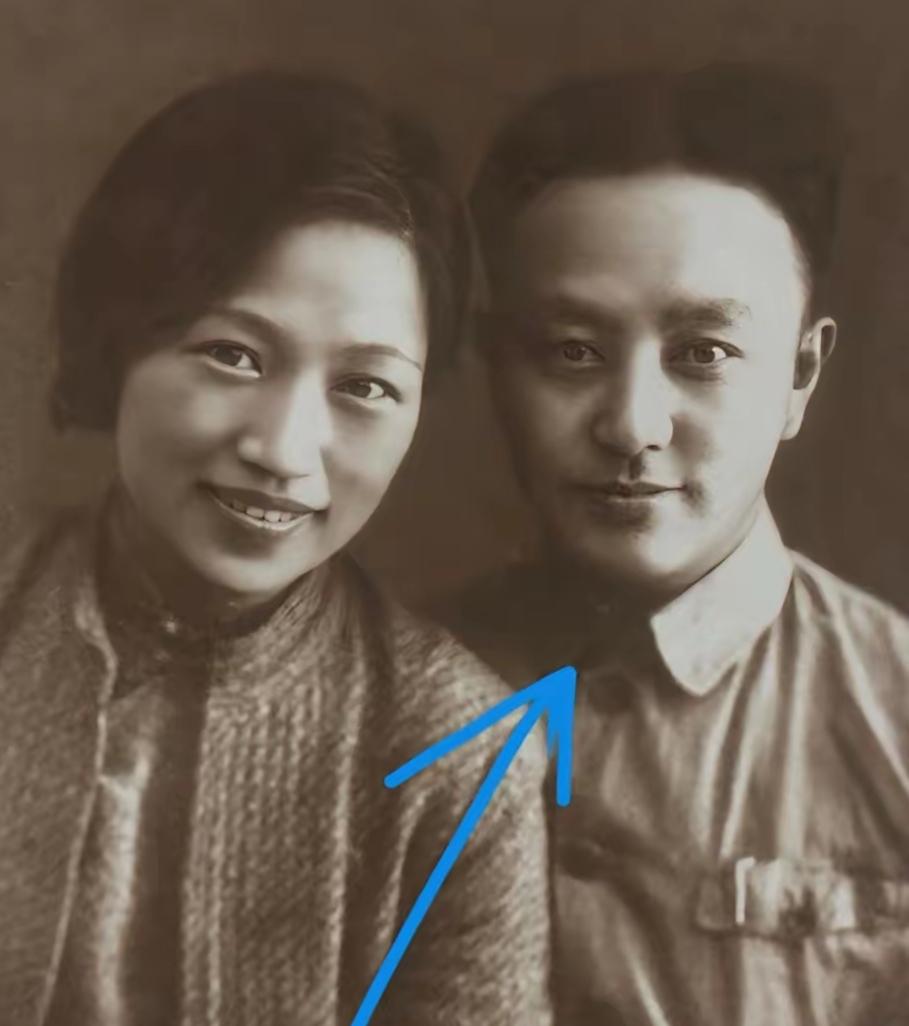 在当年，这个小个子男人可是叱咤风云的大人物！国民党没少花银元购买他的项上人头！有