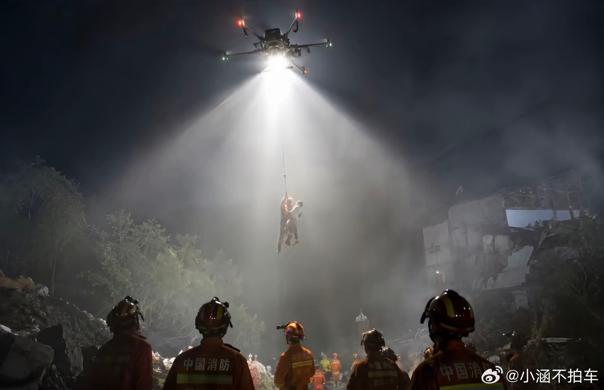 原则上无人机不许吊人但人民大于原则 大疆 这次上大分了，无人机用来救援运送人员和