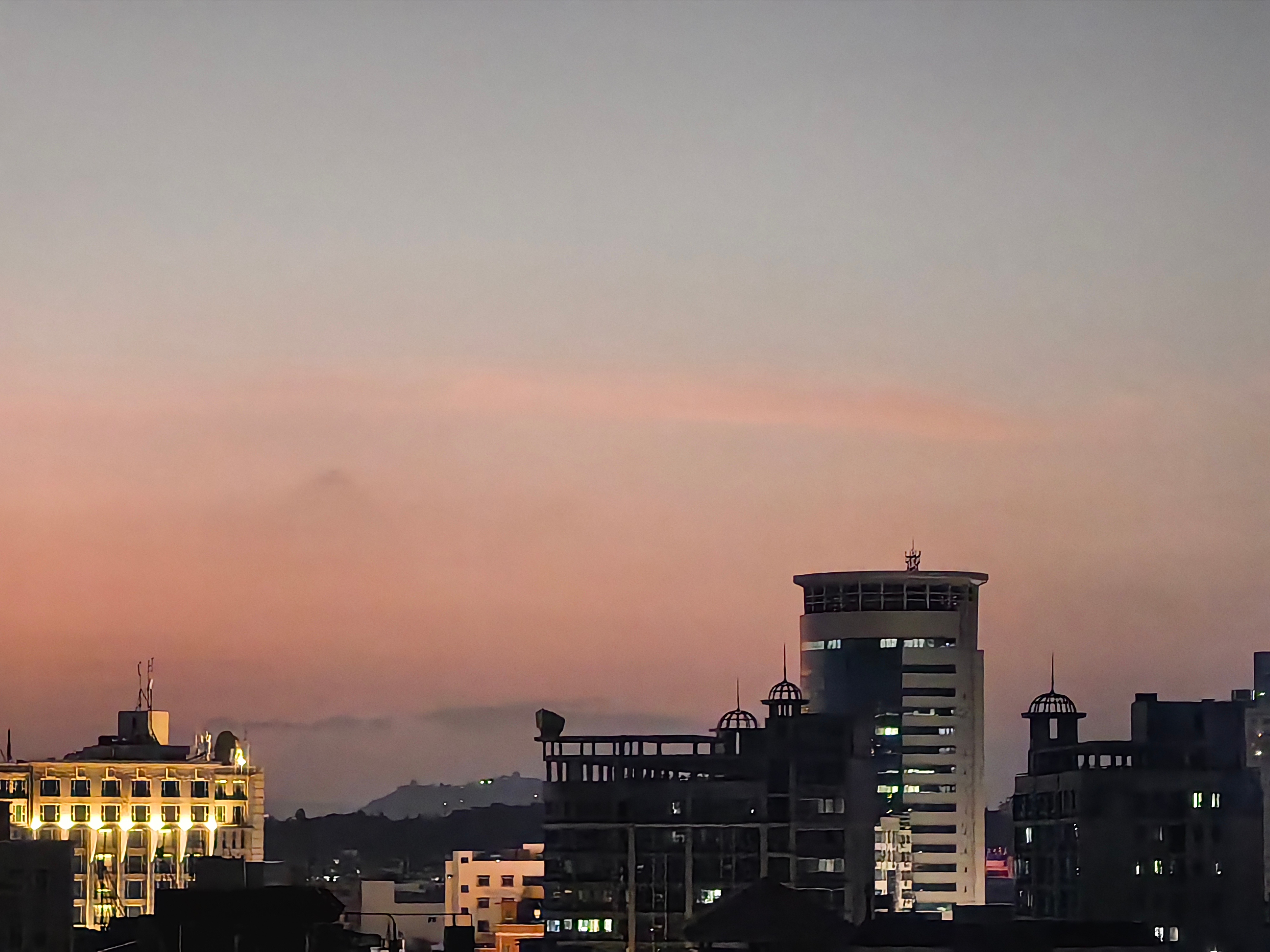 傍晚的天空。粉色系的。 ​​​