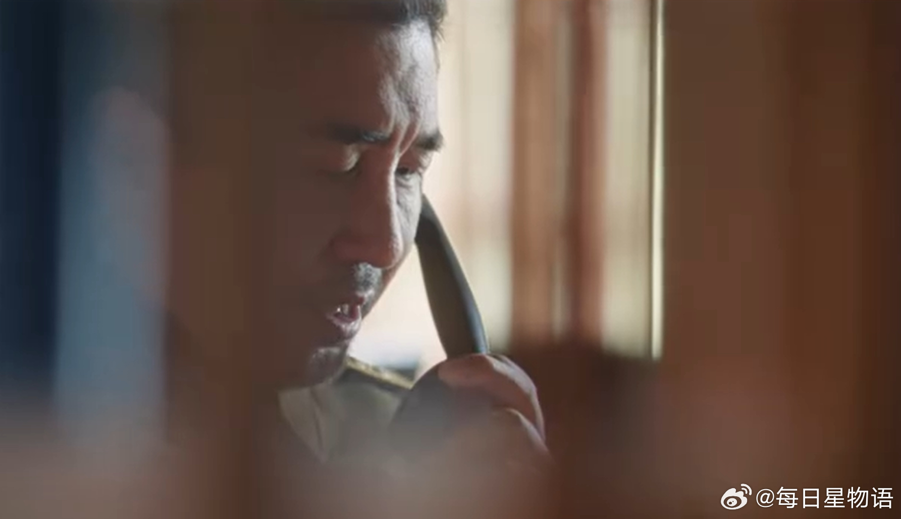 谁懂啊家人们！《未烬之火》前奏一出来我就知道不简单，那烟嗓一开口，直接把慕容清峄