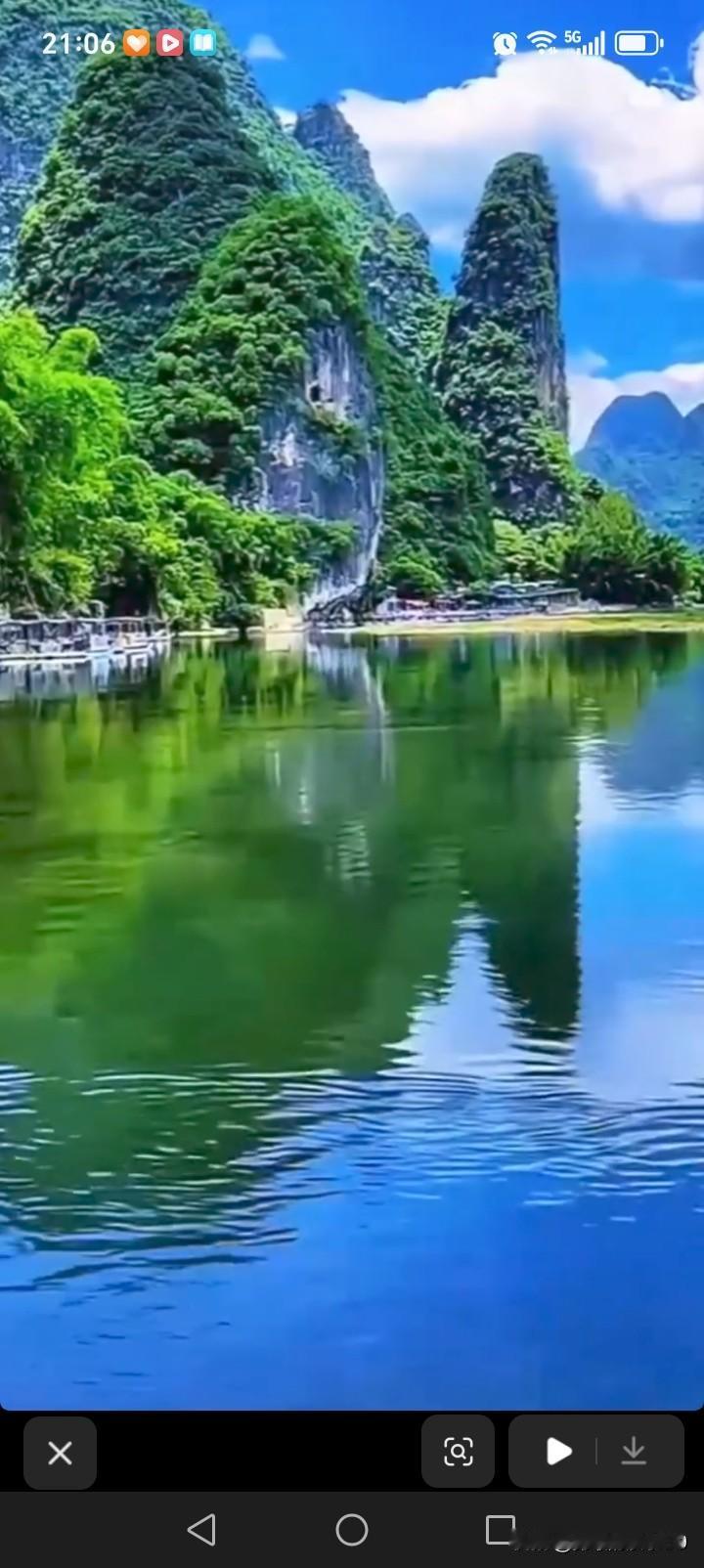 春日美景，总能让人沉醉。上饶灵山就是春日登高赏景的好去处。春风拂来，爬山能赶走疲