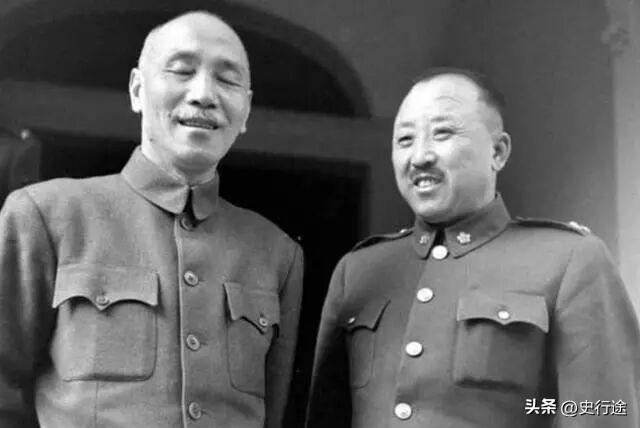 1949年除夕凌晨，被蒋介石幽禁已久的卫立煌终于等到了那个空当。
看守他的特务回
