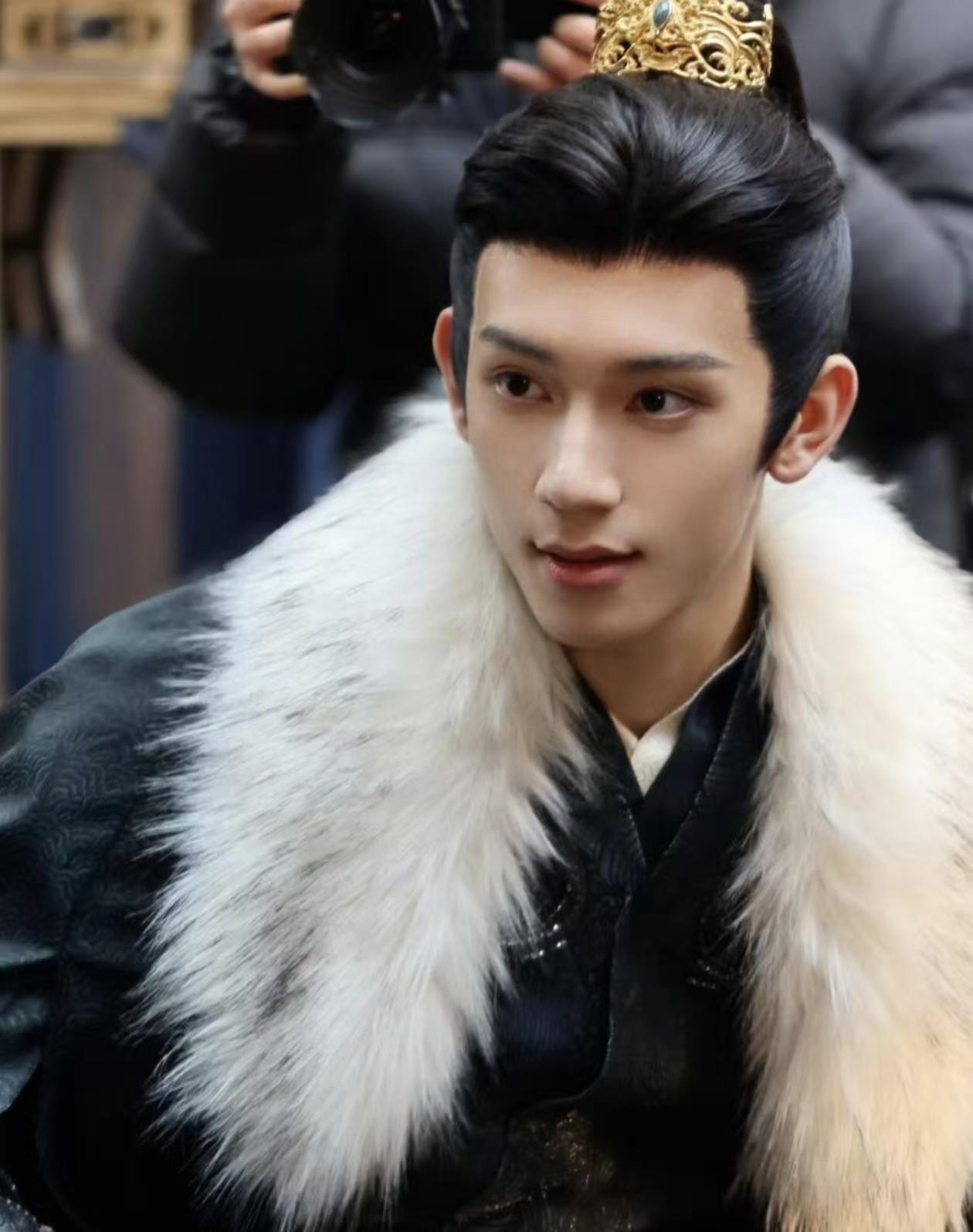 追完《逐玉》第28集，隋元青出场10集，被揍了十几次，抗揍王名号由此诞生。
第一