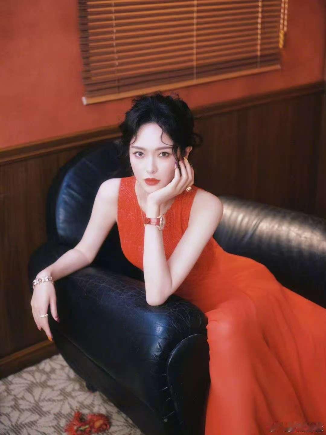 唐嫣fendi未发布高定唐嫣w盛典第二套唐嫣w盛典第二套，fendi未发布高定，