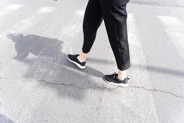 走路堪称人体健康的直观“显示器”，步速快慢与寿命长短密切相关，步态突然变慢，往往