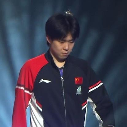 王楚钦你想笑就笑呗 