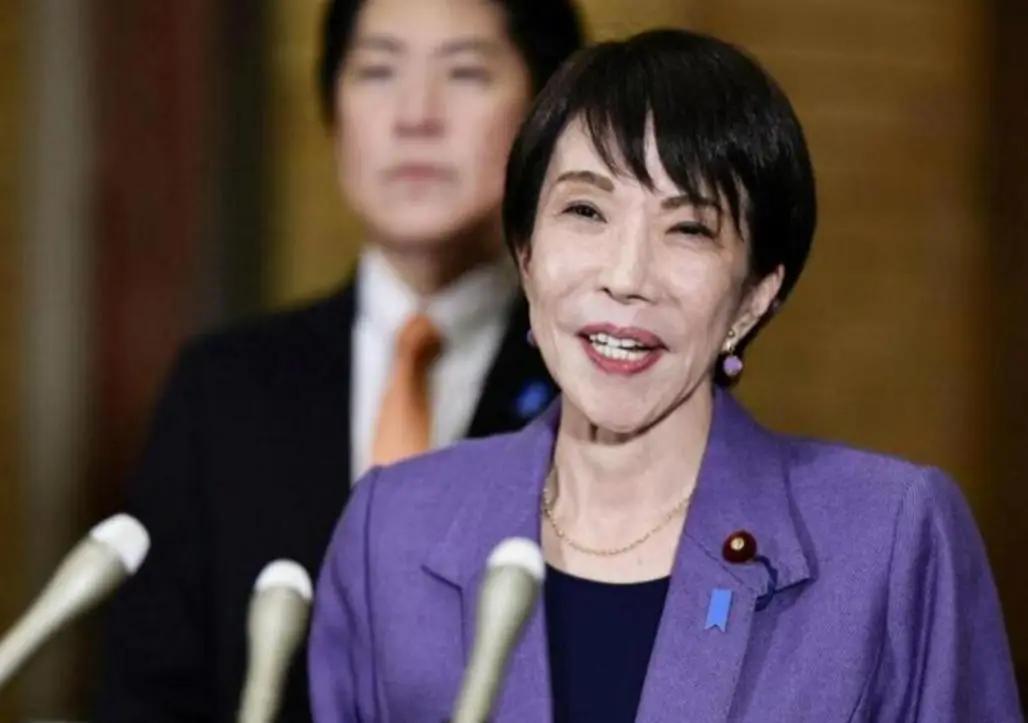 由于高市早苗的支持率高，高市早苗极有可能在即将举行议会选举中获得议会控制权。获得