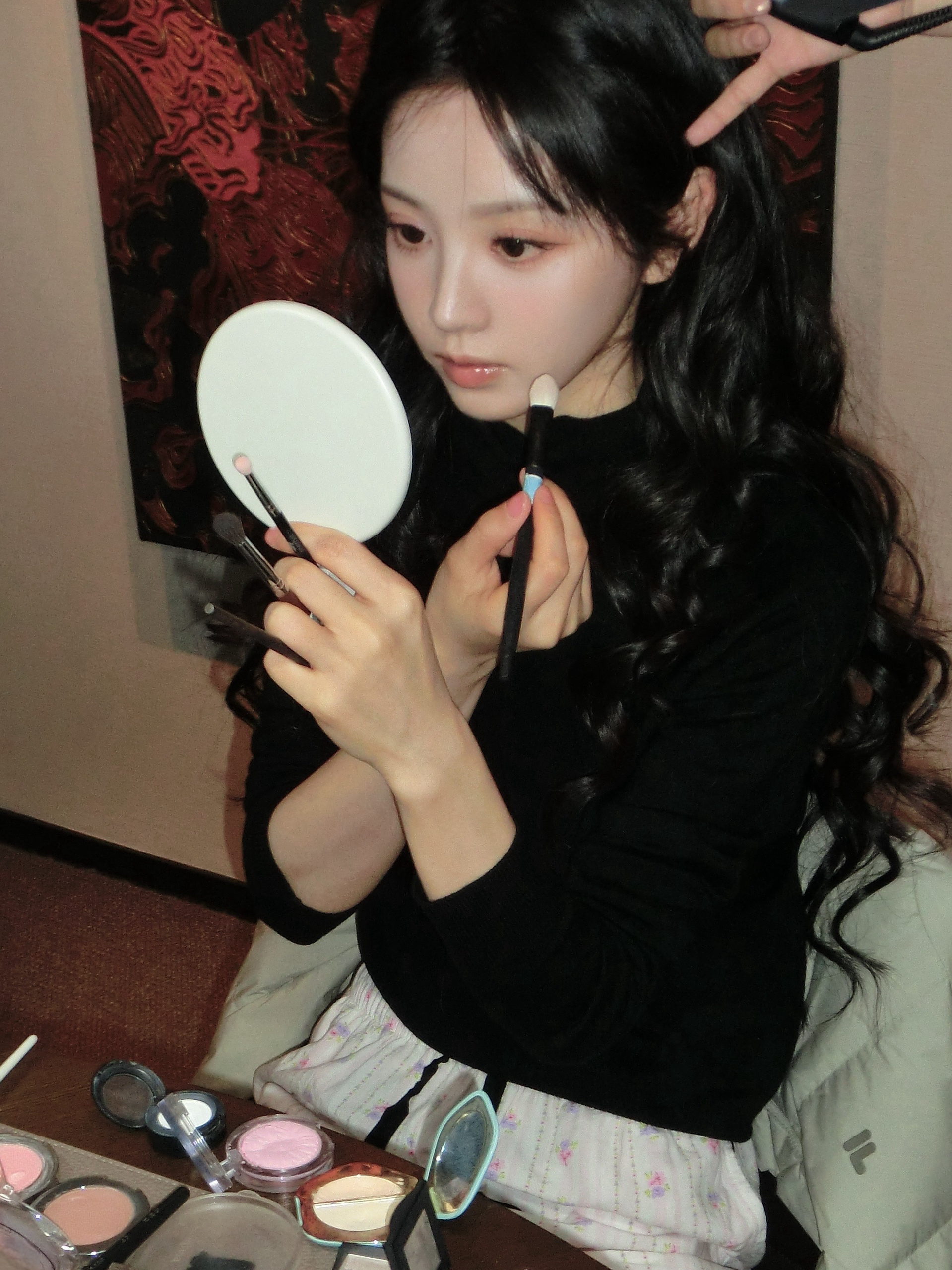 田曦薇的化妆师怕不是世界上最幸福的工作 每天的任务就是给芭比娃娃上妆….🥹 