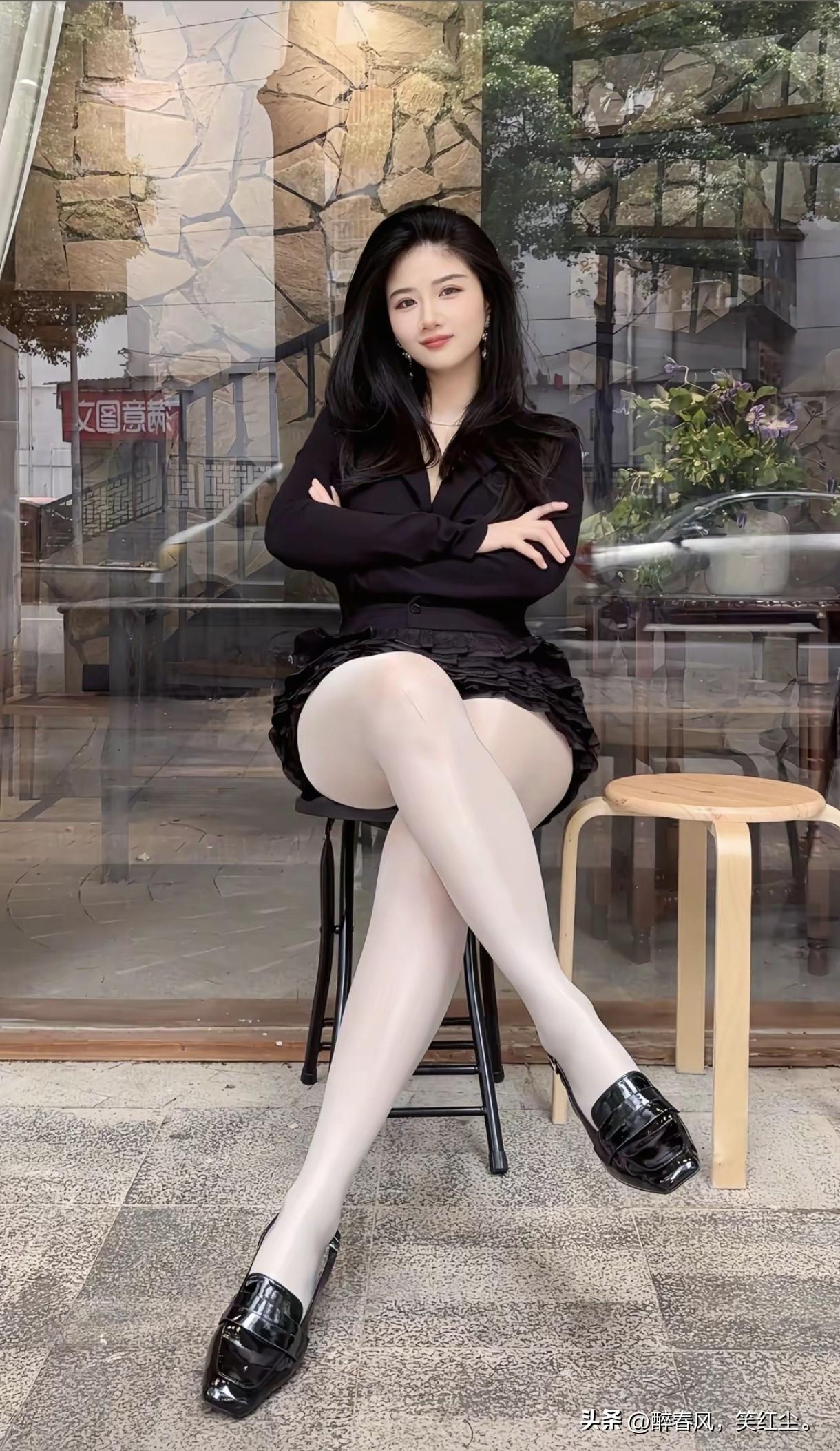 美女丝袜 美女丝袜大长腿 性感女神丝袜 气质丝袜 美女丝袜穿搭 性感女神丝袜