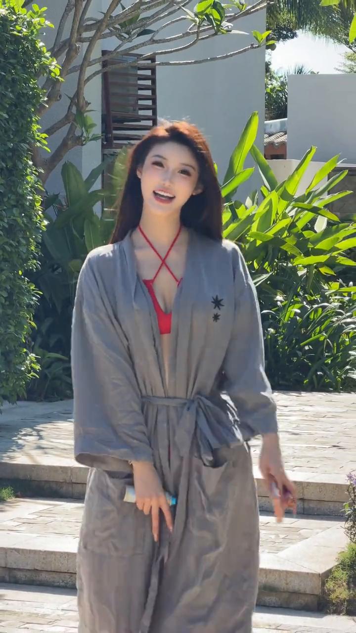 看看小怪物，也不知道哪里来的。