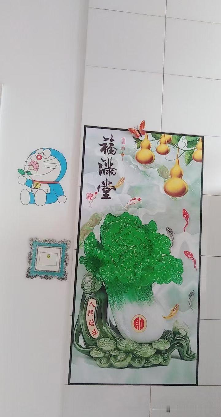 发现个有趣的事，只要有人发照片说自己年轻，

不出意外，一群老太太的照片在评论区