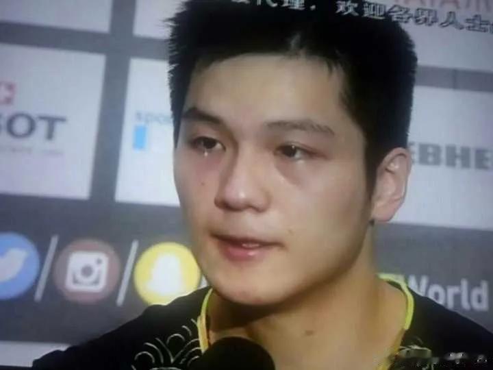 再见樊振东！国乒一哥跌落神坛，国际乒联官宣，2大00后超新星逆袭上位，国家队大洗