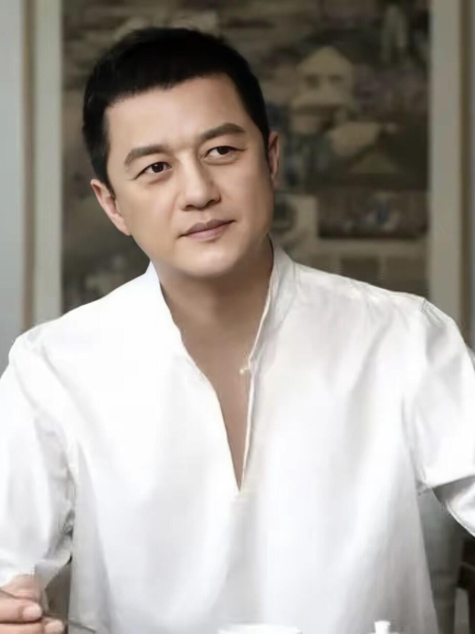 下面拆开说（都是当年大范围热议、反复上头条的事）：
 
一、演技：一代人的“童年