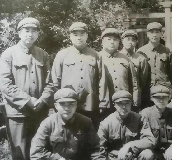 他以副兵团级定为9级，副司令调任副部长，改副场长：高开低走！
（1964年5月，