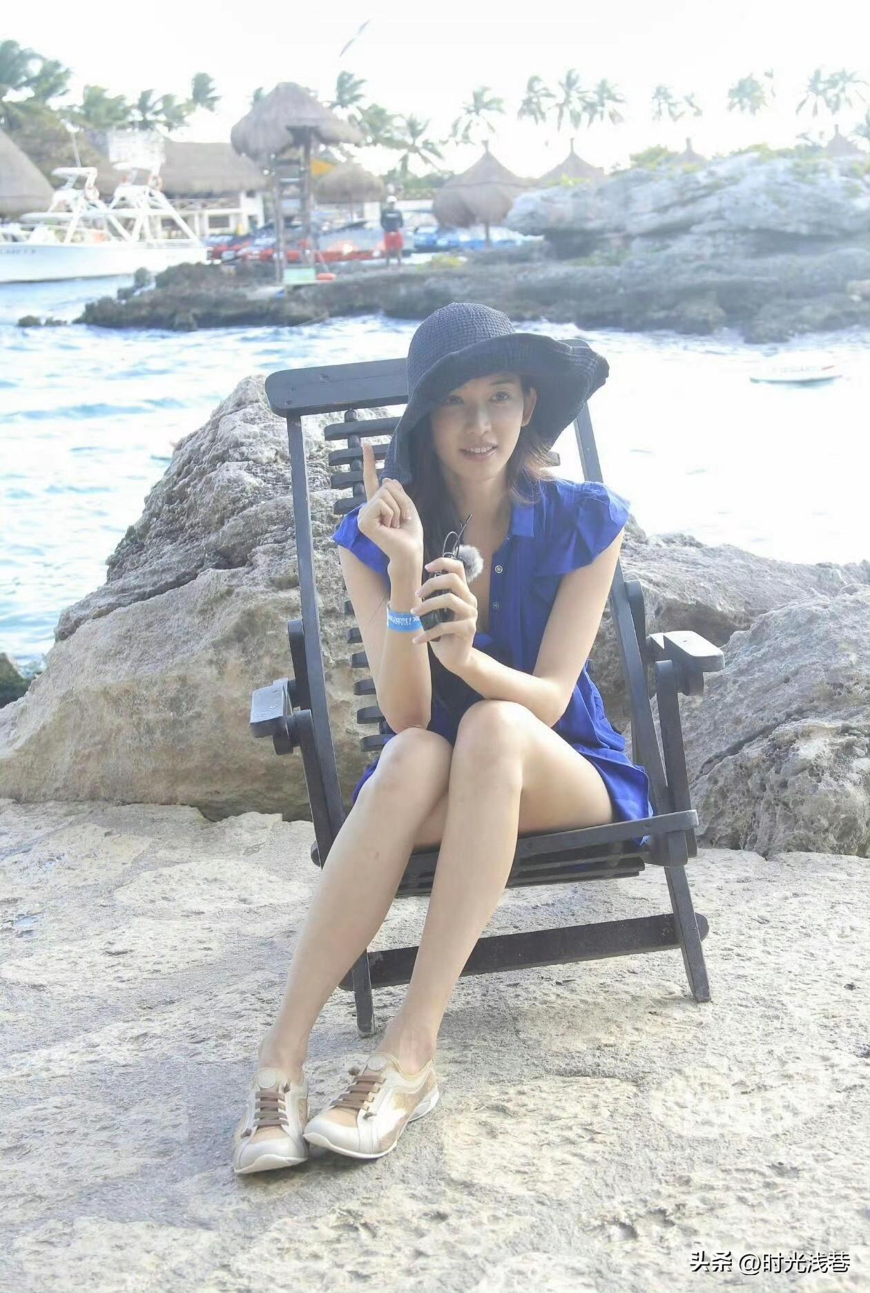 这皮肤状态，这气质和身材，你敢信这是年过50的人了吗？