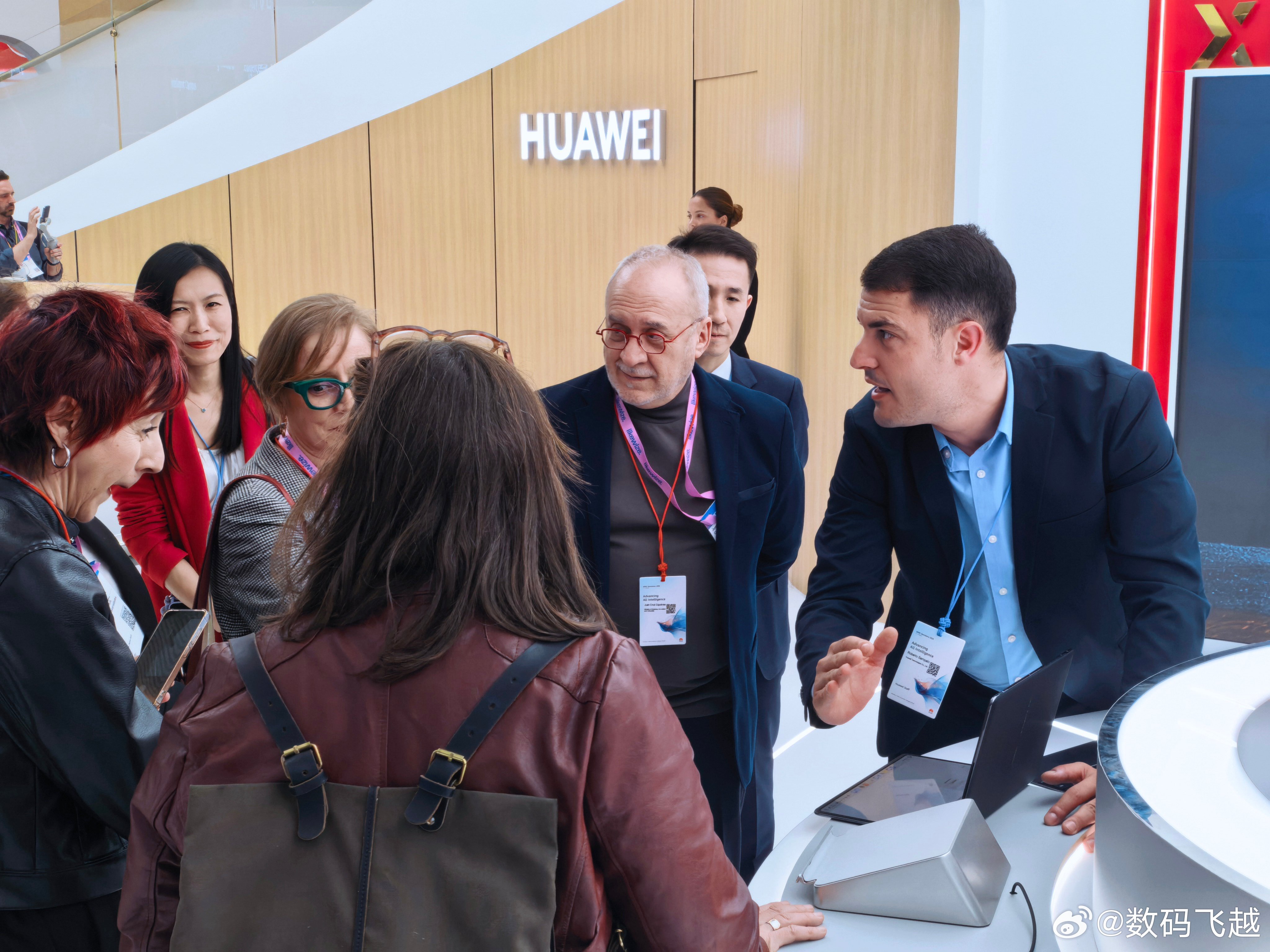 mwc2026MWC现场直击华为几乎独占一号馆国际范太足了！ 