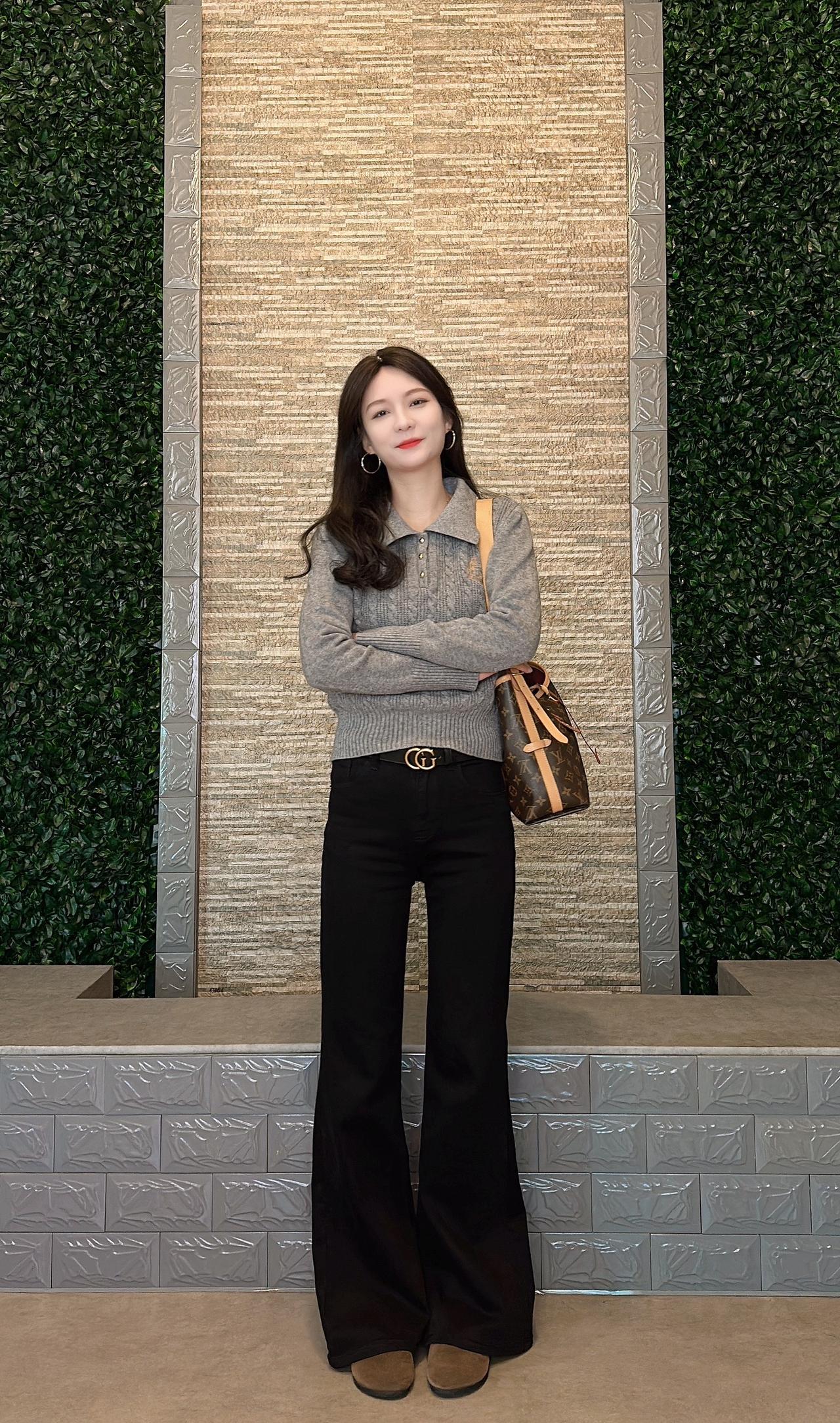 心很贵一定要装最美的东西
情绪很贵一定要接触让你愉快的人和事微喇牛仔裤 冬季穿搭