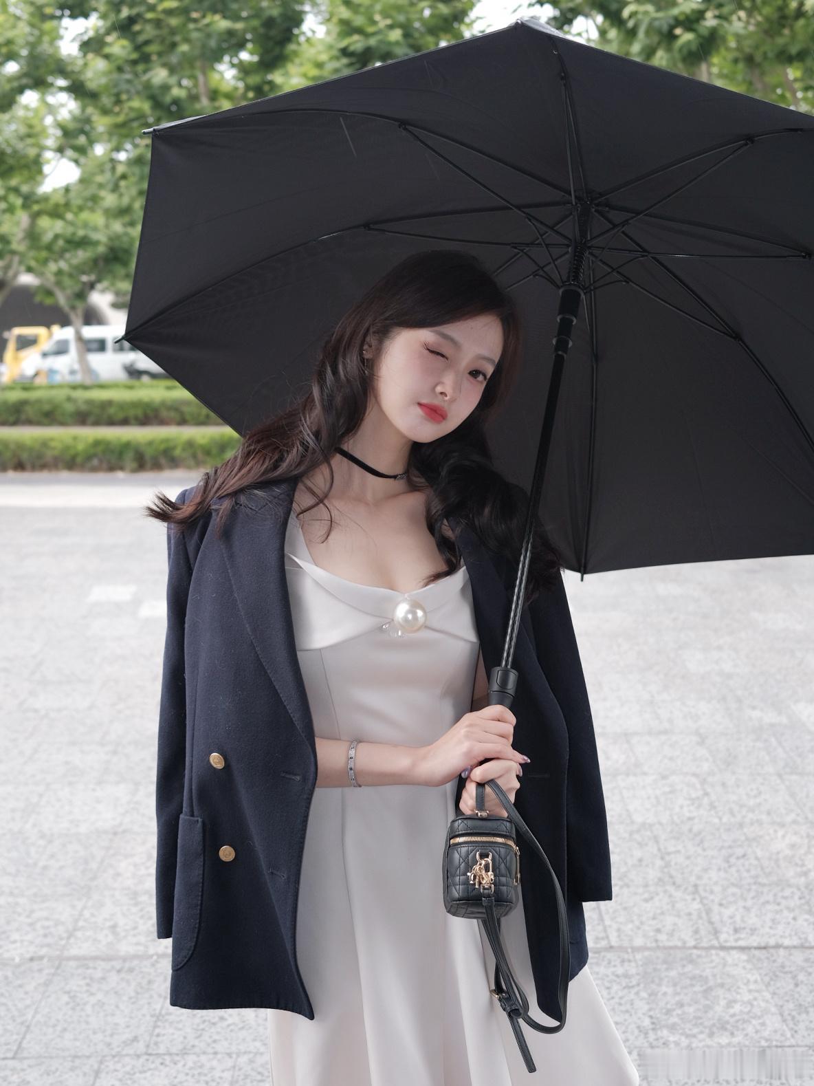 今天是忙碌的一天上海下雨了 大家看第二期了吗嘻嘻半熟恋人5上头榜半熟恋人半熟恋人