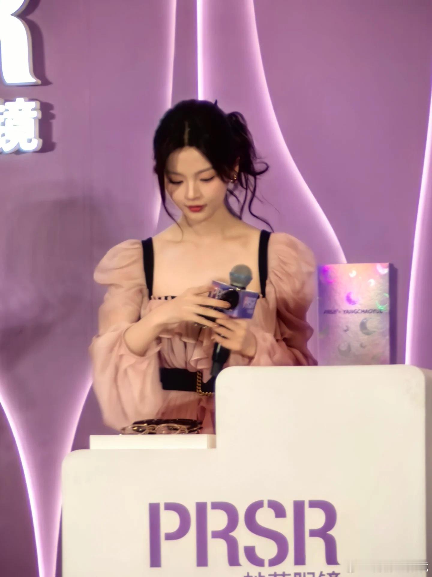 杨超越生图 ​​​
