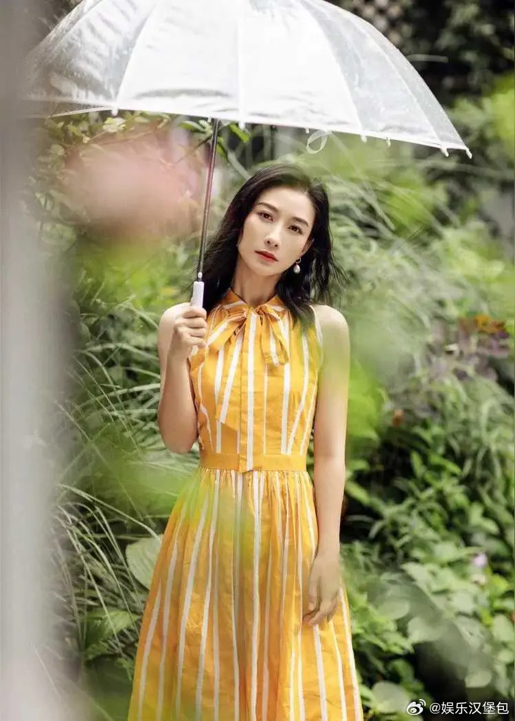 陶昕然浪姐全妆路透妆容是外在的点缀，勇气是内在的底气。陶昕然的浪姐全妆路透，不仅