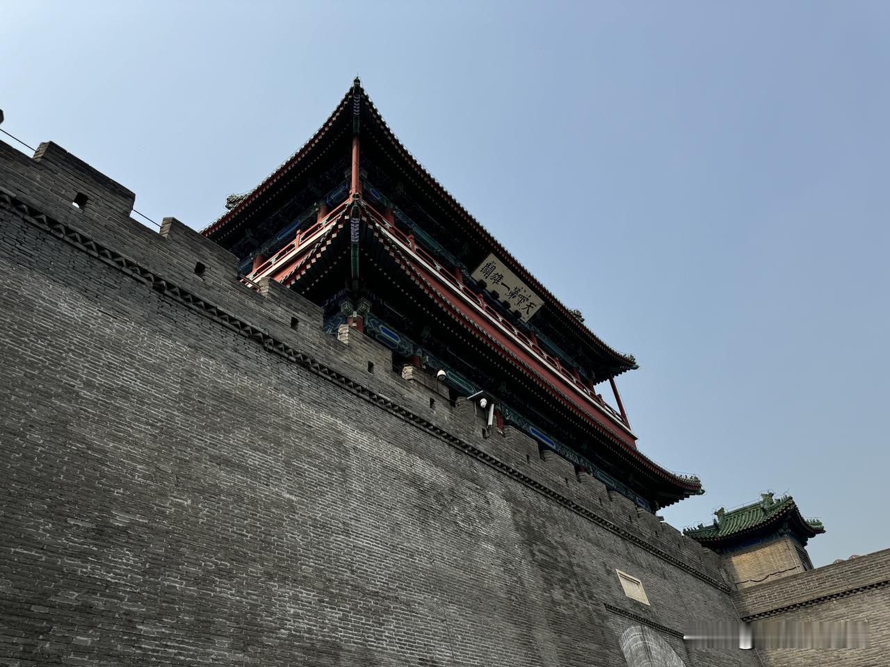 万里长城十三关，每一个关口都见证过金戈铁马，烽火峥嵘，也都是曾经的咽喉要地，今天