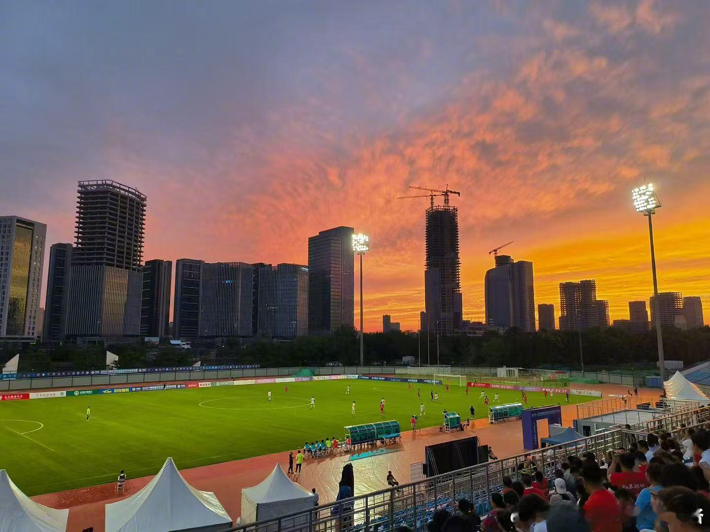 通州运河奥体中心体育场——“最美球场”。4月18日下午15:00，2026中国足
