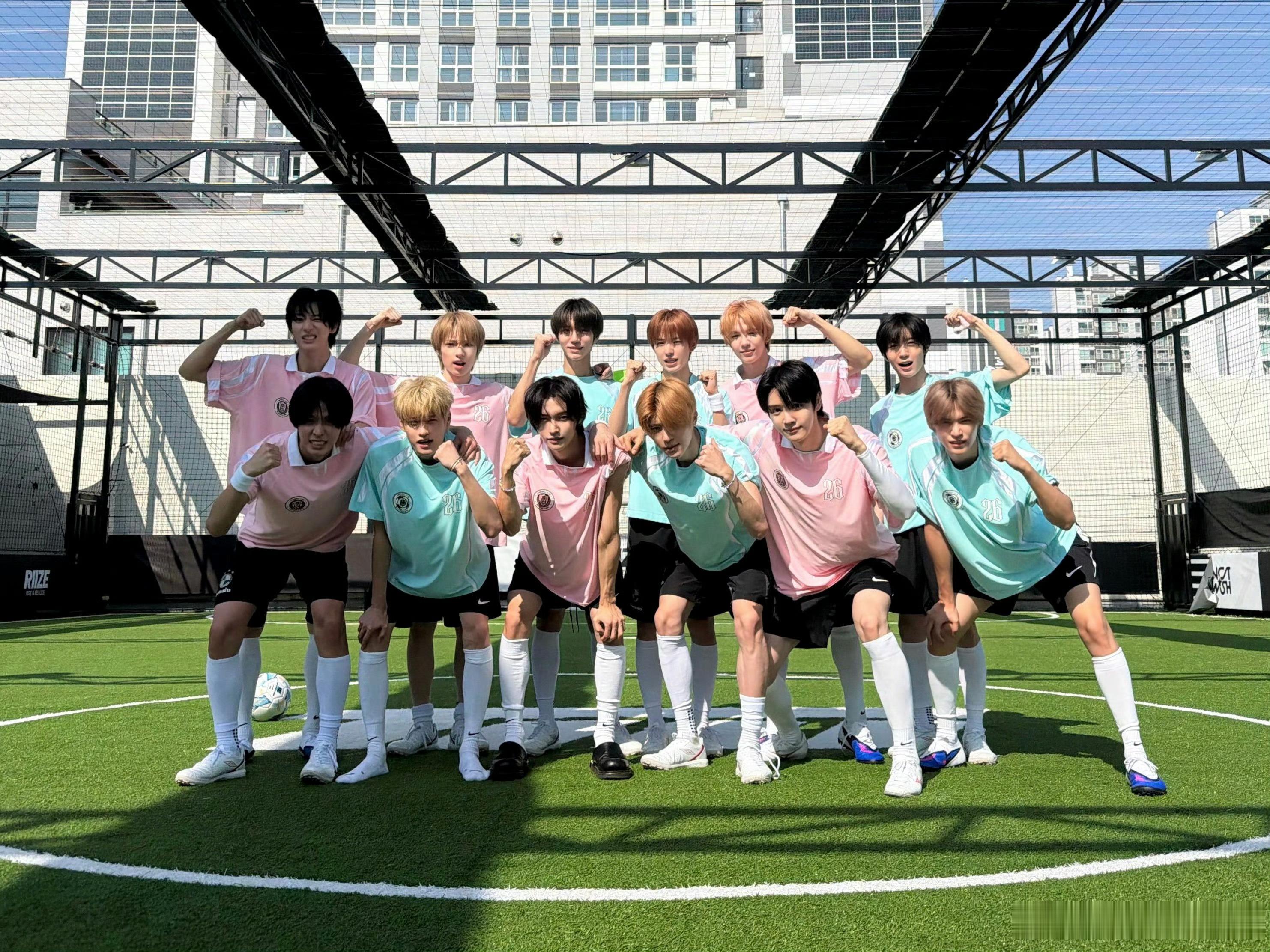 2026RWFA RIIZE X NCT WISH WORLD CUP椅愿合照 