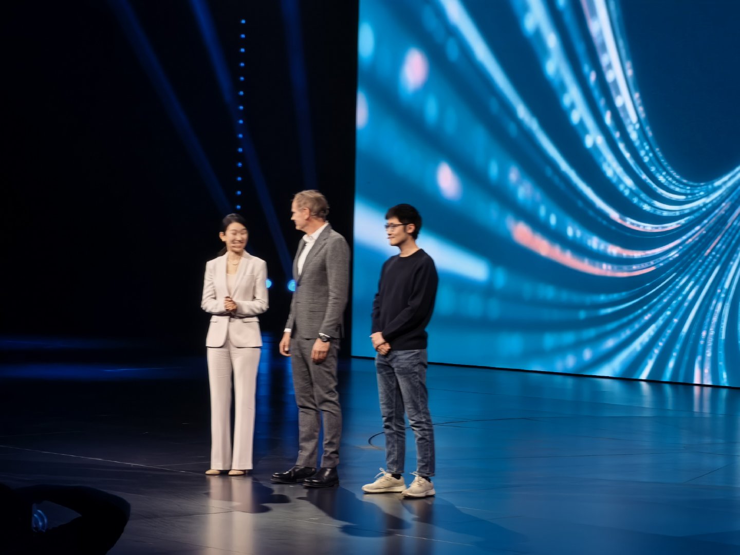 大众集团媒体之夜主持人是Tim 