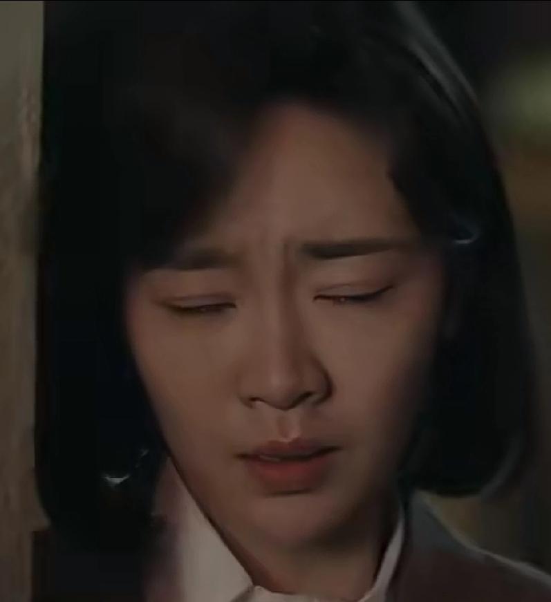 你看那结局，元媛的眼泪像断线的珍珠，一滴滴掉在地上，喊出“爸”的那会儿，真就像突