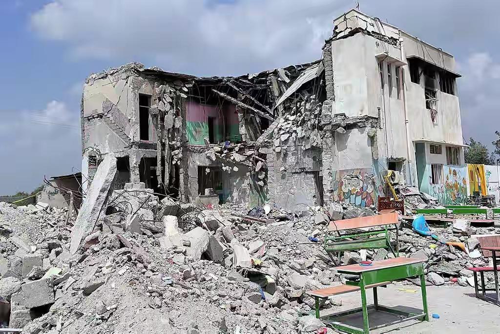 当年在贝尔格莱德，美军同样使用了误炸这样的说法，对中国大使馆实施攻击。现在美军又