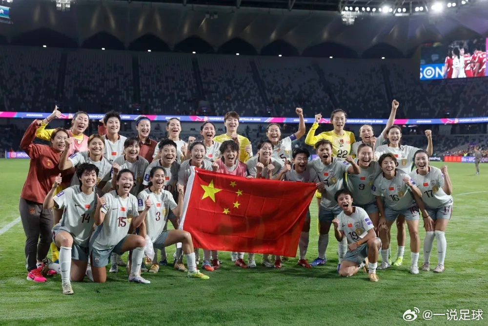 女足精神！中国女足2比1朝鲜女足，小组三连胜挺进八强！刚刚结束的女足亚洲杯B组小