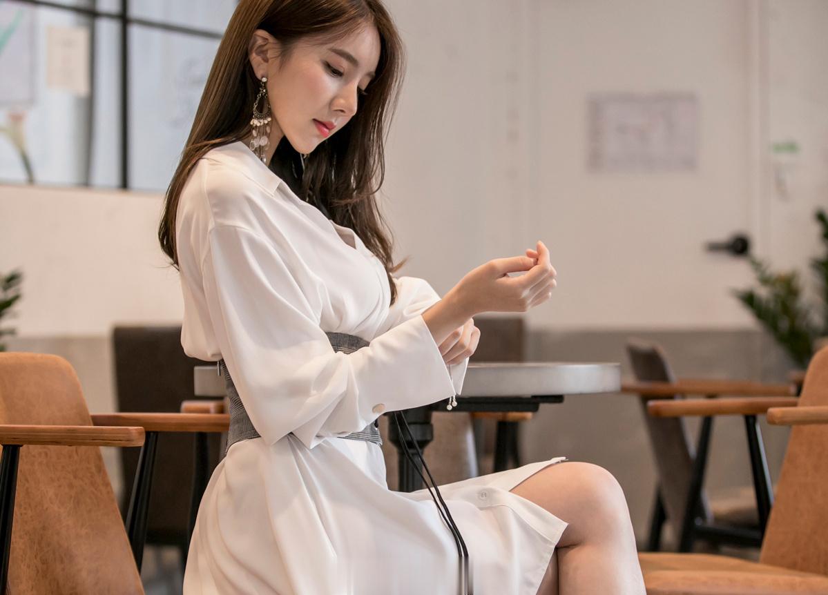 不要乱花钱，因为明天你就可能失业，不要趾高气扬，因为明天你就可能失势，不要吹嘘爱