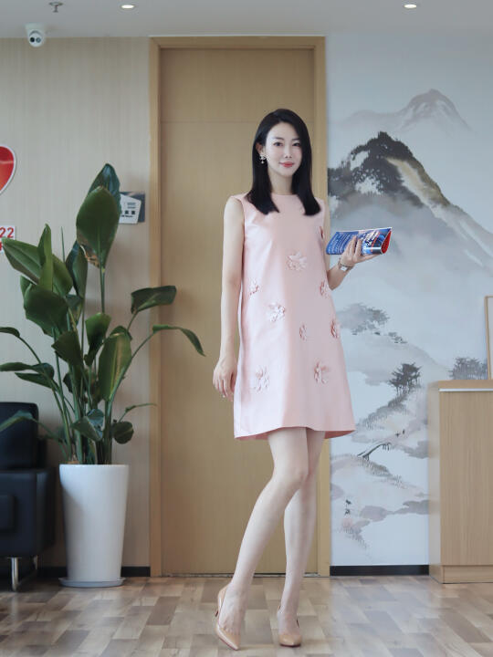 吃🍉，所以没证的“女律师”正好接案子吗？