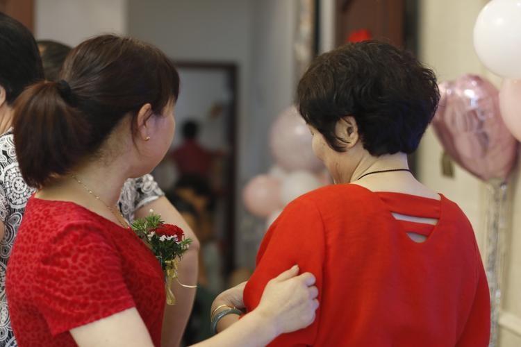 我把女儿彩礼留下了20万养老用，结果亲家给我打电话来了，指责我一点不为孩子着想，
