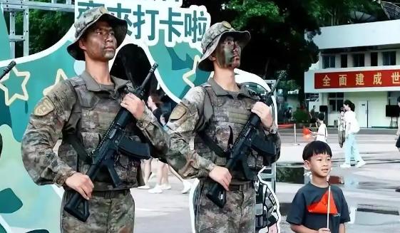 回归快三十年了，七百多万常住人口的香港，至今居然找不出哪怕一个从本地报名、穿上解