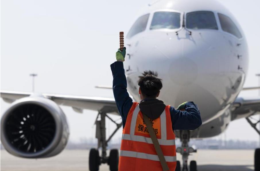日本航空紧急开会！7月1日起过中国领空，规矩全变了

7月1日，一部中国法律将正