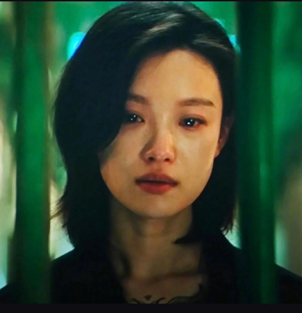 倪妮2集哭了15次隐身的名字 任小名的眼泪是有情绪的！和母亲对峙时的嘴硬憋泪，与