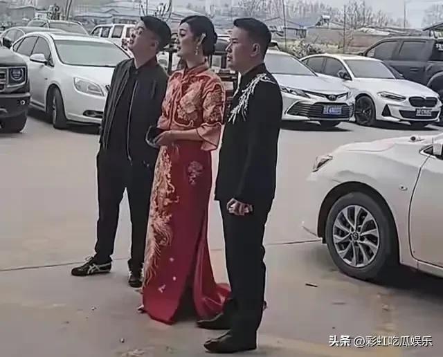 陈亚楠终于订婚了，在和小伟离婚后的四年时间里，她当过网红卖过服装都没有水花，才明