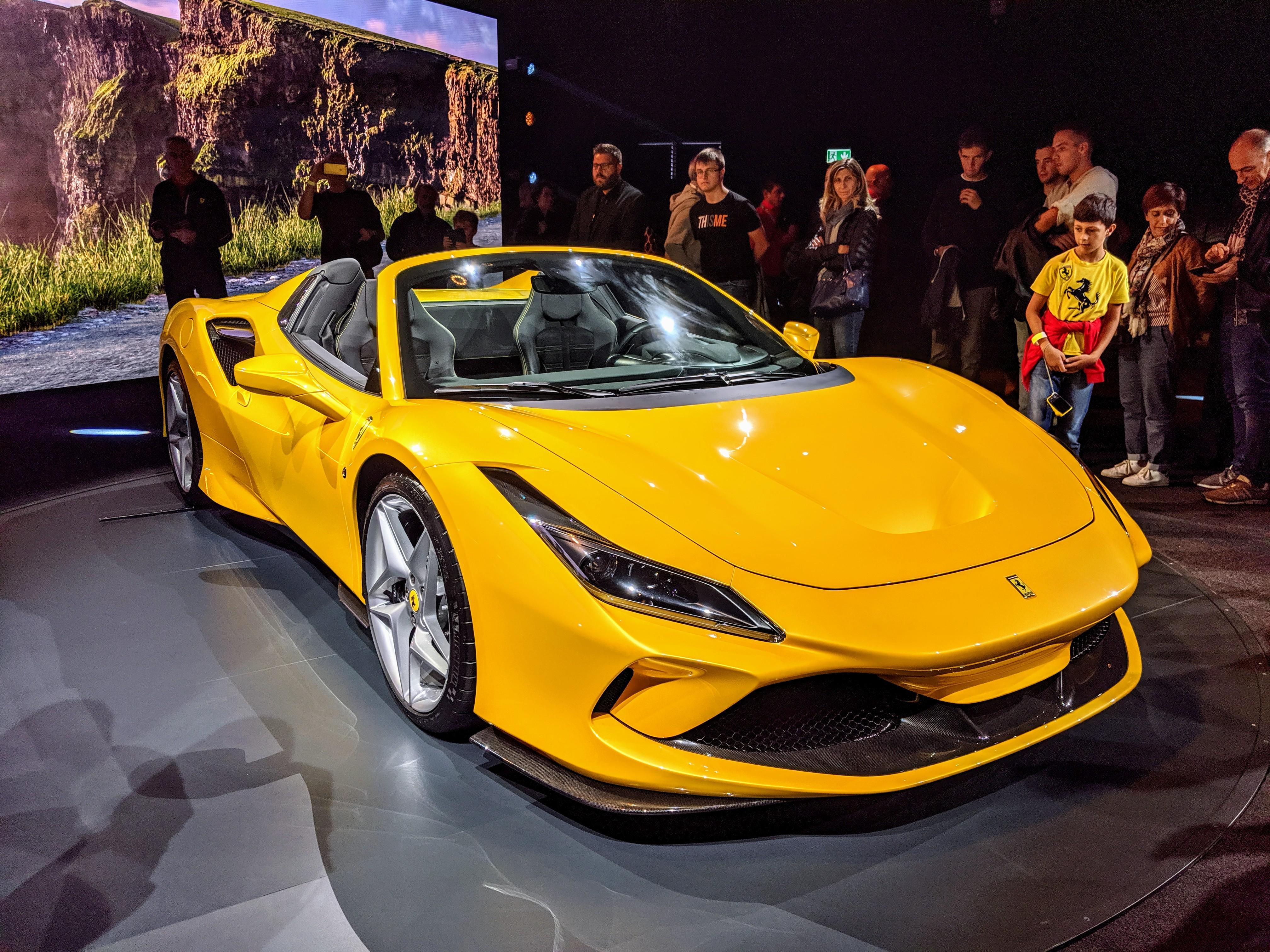 法拉利摩德纳黄，Giallo Modena ​​​