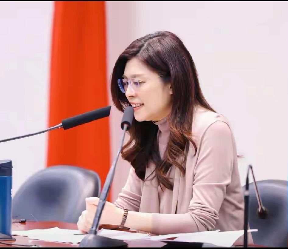 你对郑丽文的五点观点有何看法？郑立文的五点观点本质是戳破了当前国际热点博弈里的“