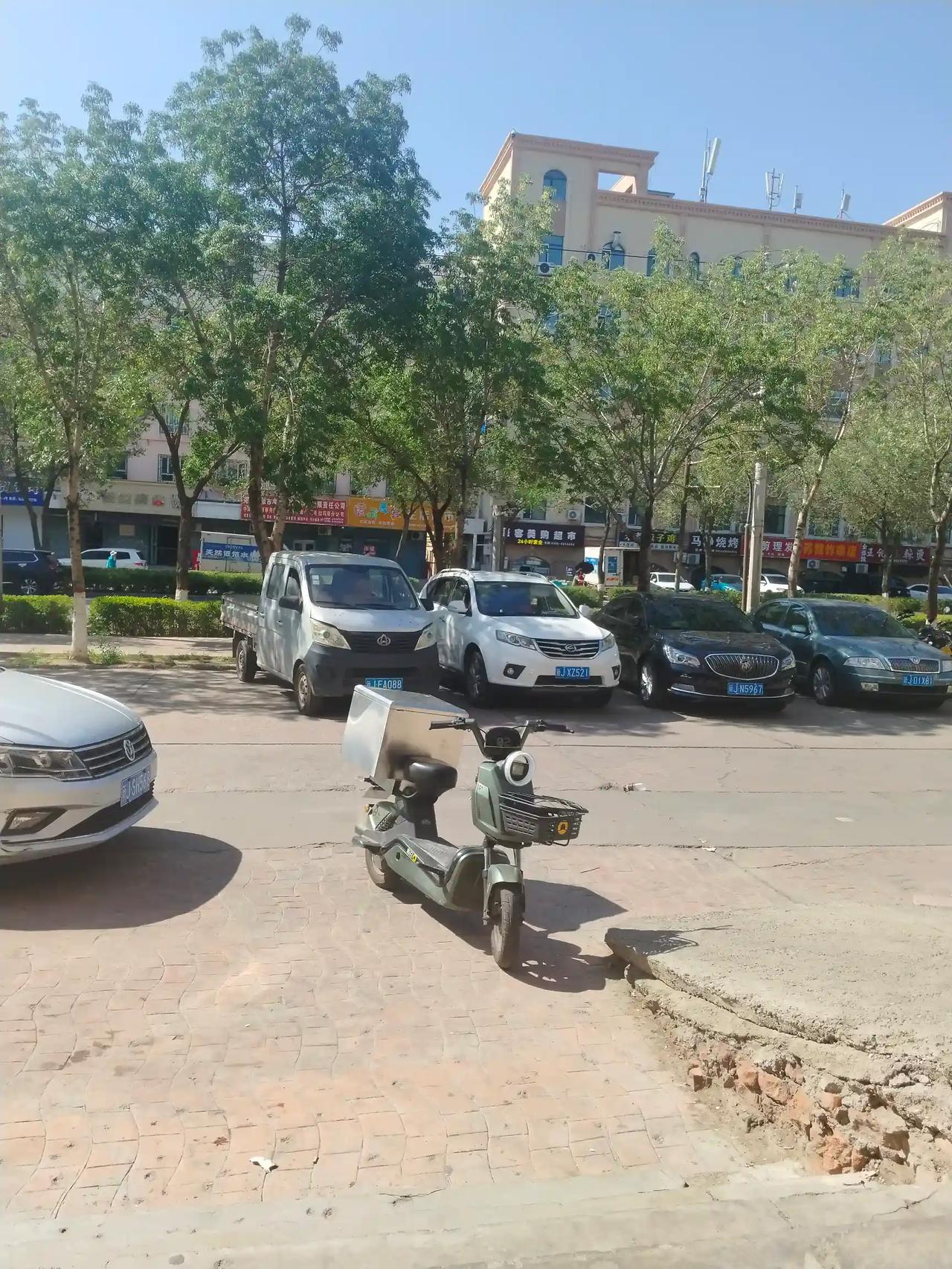 快快降温吧，热晕了