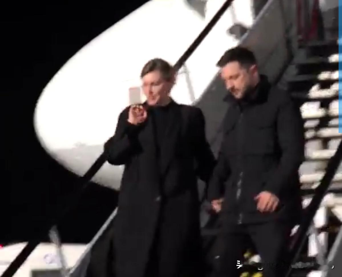 乌克兰议员表示，泽连斯基本周就会下台！泽连要完了吗？
12月2，下午看点，

据