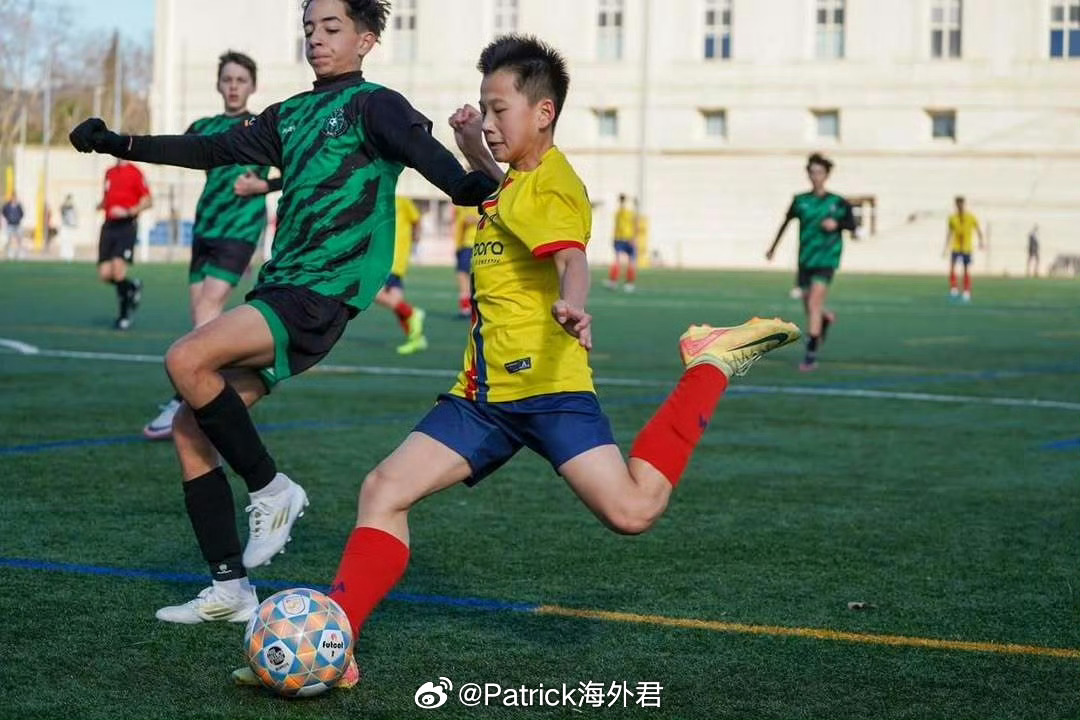 郑智艺 郑智艺（2011）在西班牙安格拉巴萨球迷会U15A队完成注册，球队新赛季