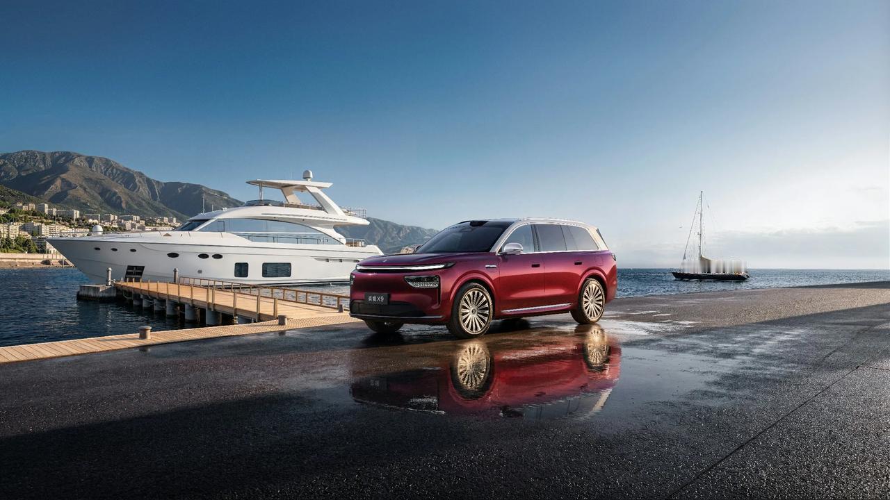 奕境X9的动作可真频繁，在华为乾崑技术大会亮相之后，又在北京国际车展完成全球首秀