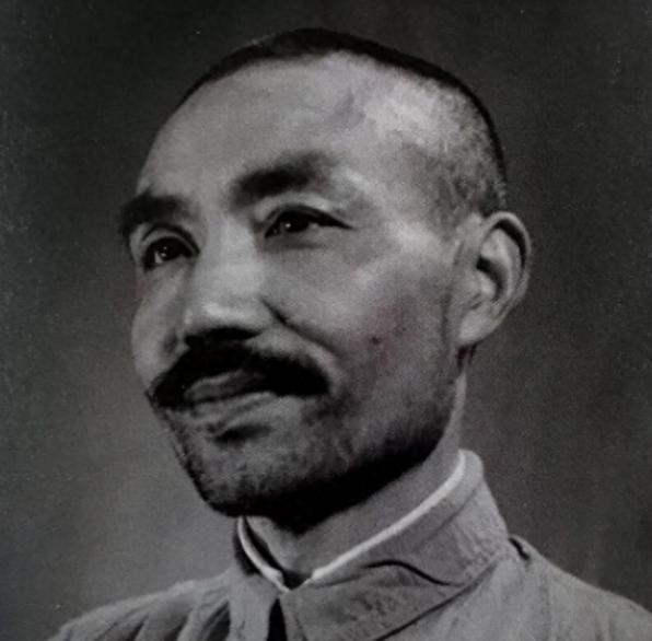 1955年评级，他建国后长期休养，没有军衔，没有工作。毛主席，周总理同时给出意见
