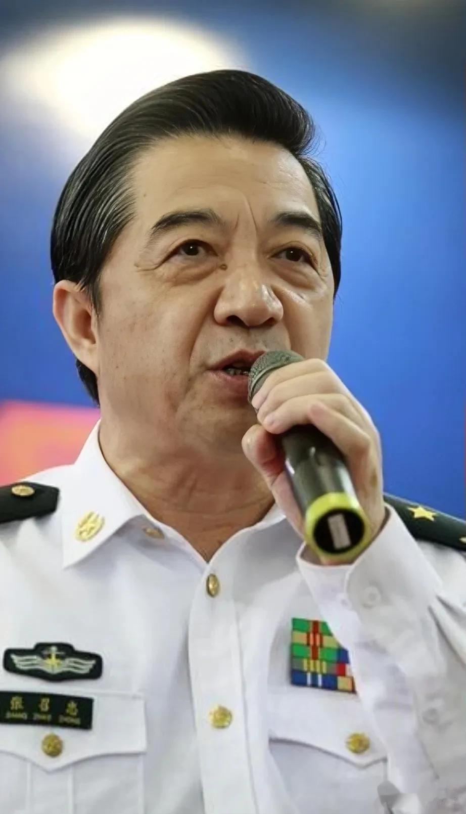 军事专家张召忠说:谈到战争，很多人喜欢讨论这个话题，但是又一窍不通，真正上过战场