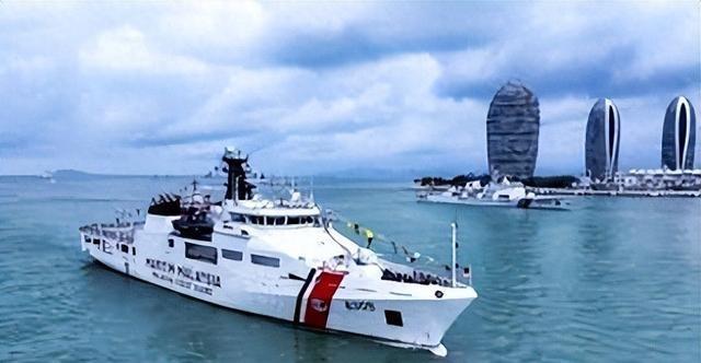 谁能想到，全网都在盯着几艘破旧的日本渔船，却没几个人看懂东京政客刚布下的一局大棋