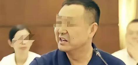 真开了眼了。国内欠着20家银行将近20亿，被列入失信名单整整五年。结果人呢？跟家